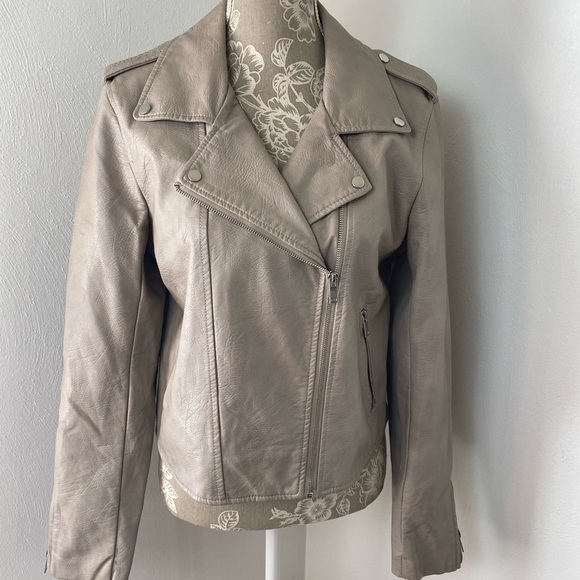 Girl RomeoJuliet Couture Faux Leather Jacket. Gray Sz L